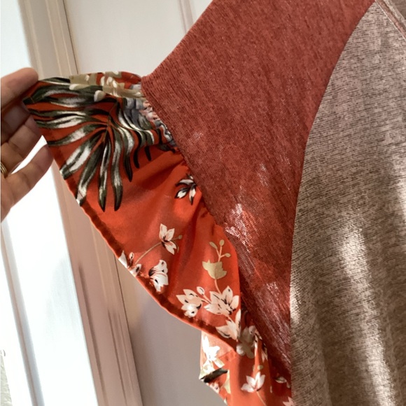 She & sky bohemian flutter sleeve top - Picture 3 of 9